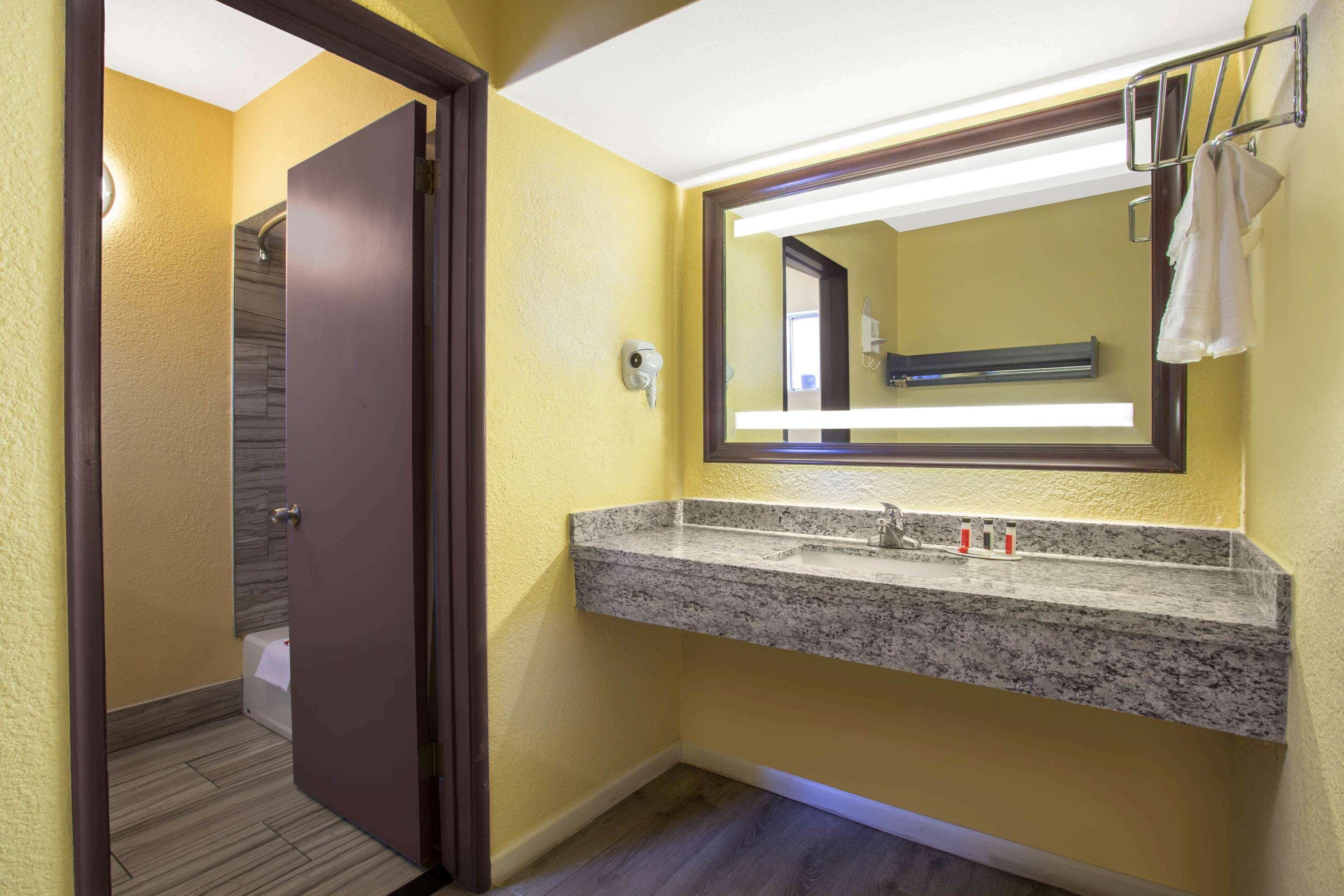 Days Inn By Wyndham Airport - Phoenix Luaran gambar
